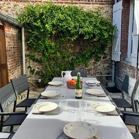 Ferienhaus Town House With Garden